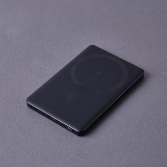 Аккумулятор с функцией беспроводной зарядки Урал 5000 mAh